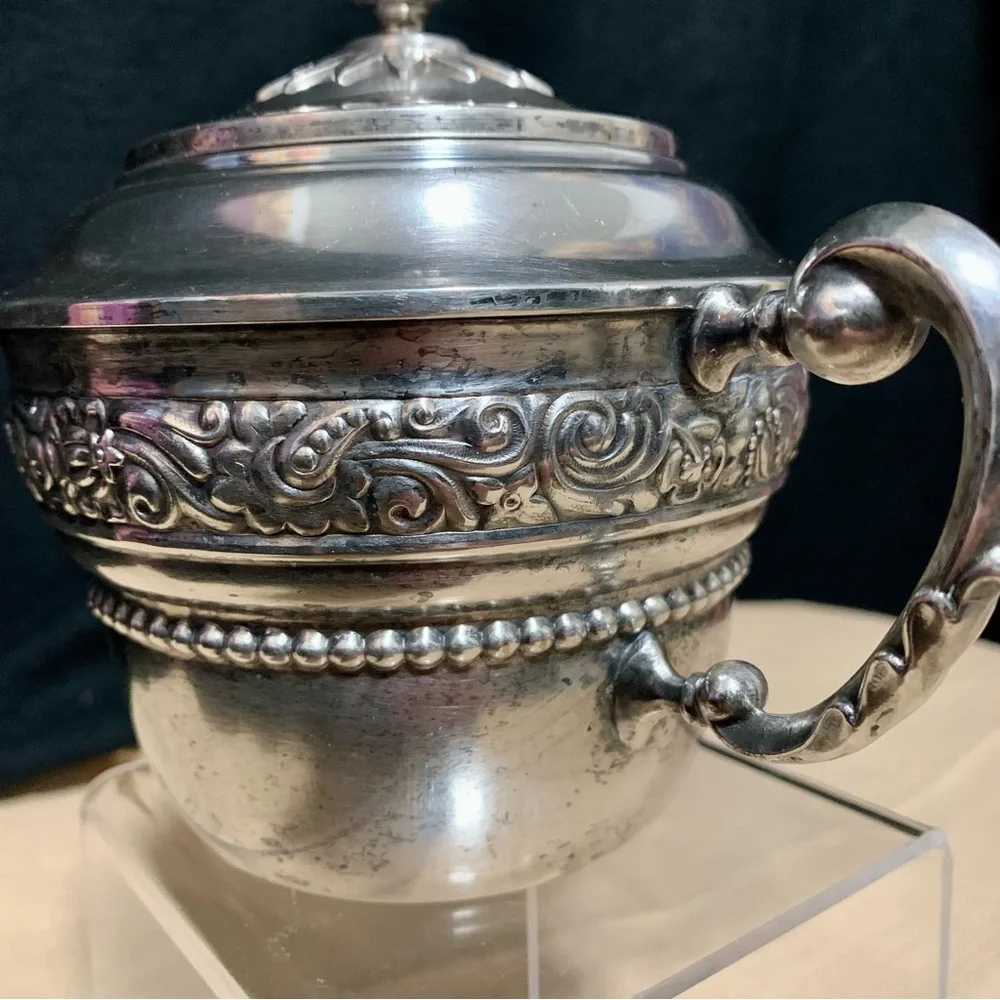Vintage Silverplate Lidded Sugar Bowl Ornate Floral Dual Handle "M.E. Plateado” - Picture 2 of 9